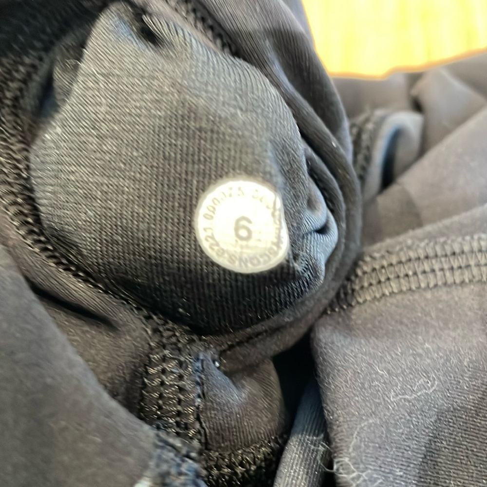 Lululemon size 6 joggers